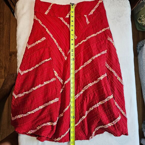 Festive Vintage Look Acorn Red Cotton Textures and Embellished Skirt  sz 4 - Picture 4 of 7